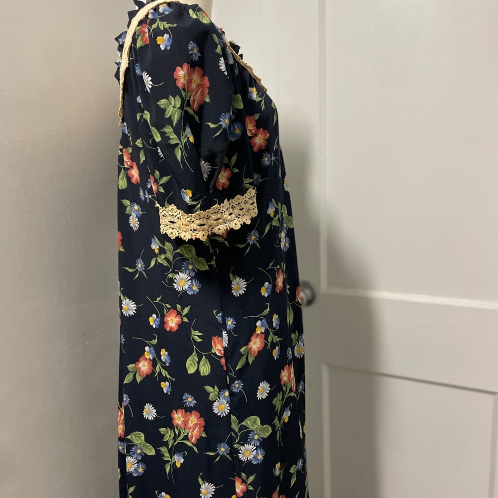 Vintage Floral Maxi Dress - Picture 3 of 5